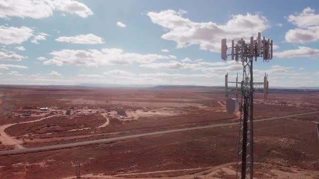 5G基站:位于亚利桑那州北部沙漠的蜂窝通信基站，用于移动电话和视频数据传输视频素材