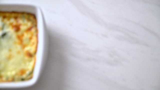 芝士烤菠菜千层面视频素材