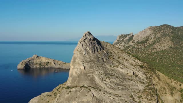 山脉和岩石，黑海，新光，克里米亚视频素材