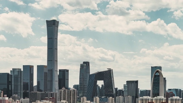 T/L PAN鸟瞰图北京天际线和市中心/北京，中国视频下载