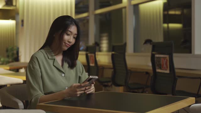 亚洲华人成功女商人肖像领袖视频素材