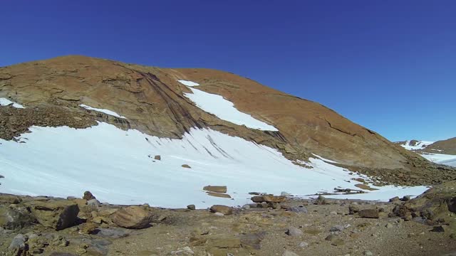 南极的夏天。南极的山脉。视频素材