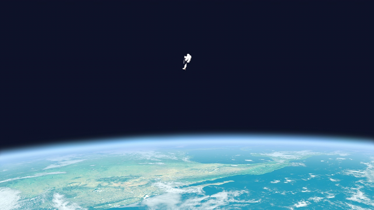 孤独的宇航员漂浮在地球轨道上，被遗弃，任务失败，事故视频下载