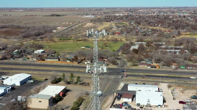 德州无人机视角下的手机发射塔视频素材