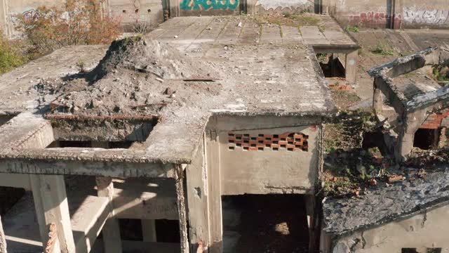 废弃水泥厂鸟瞰图视频下载