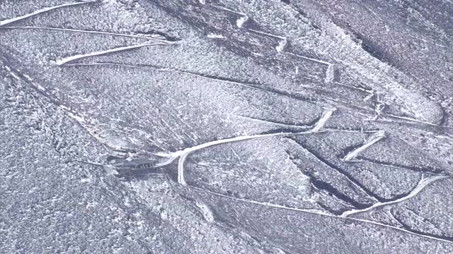 日本静冈县富士山山顶的空中步道视频下载