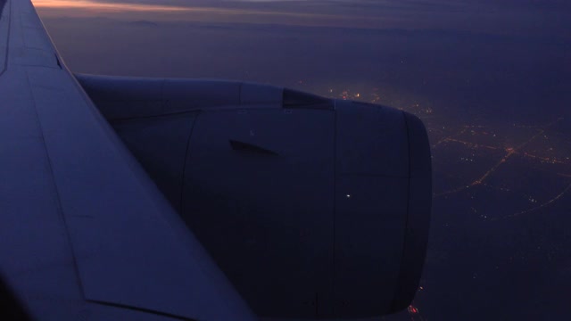 夜间机场飞行视频素材