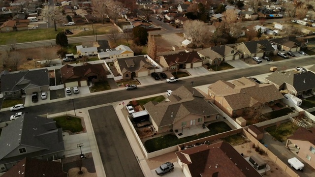 白天郊区中产和工人阶级美国西部房地产市场4K无人机系列视频视频素材
