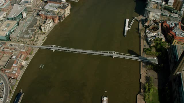 空中伦敦千年桥圣保罗大教堂冠状病毒视频素材