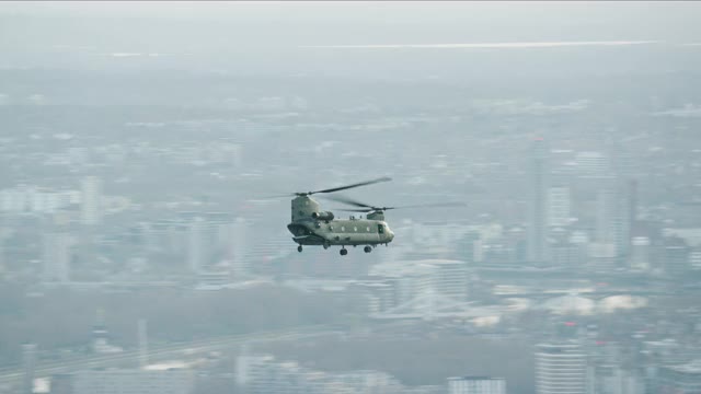 空中支努克直升机低空飞过冠状病毒伦敦视频下载