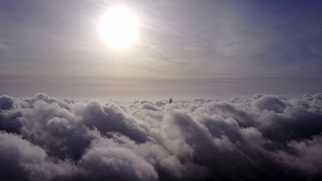 雾中的上海鸟瞰图视频素材