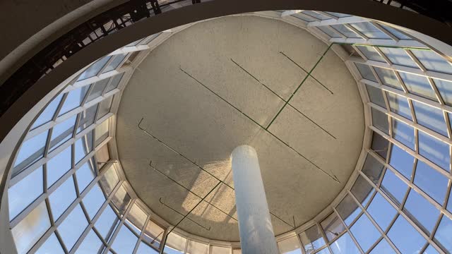 俄罗斯圣彼得堡普尔科沃国际机场航站楼的玻璃屋顶。视频素材