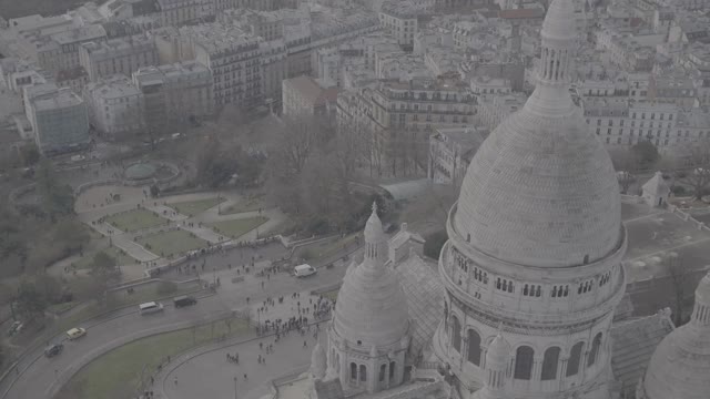Sacré巴黎蒙马特大教堂鸟瞰图4K视频素材