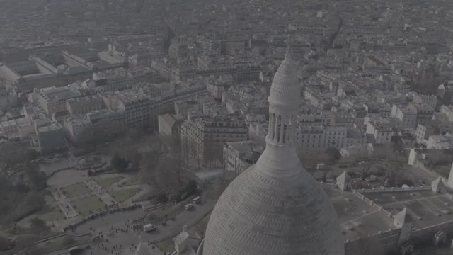 Sacré巴黎蒙马特大教堂鸟瞰图4K视频素材