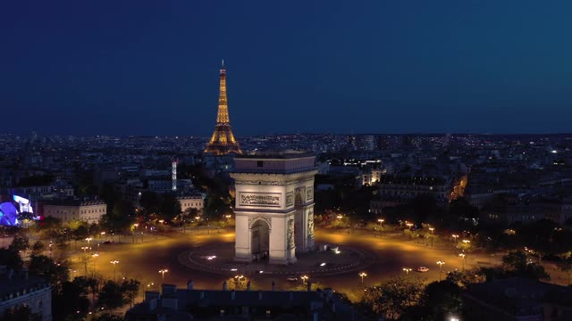 法国，巴黎凯旋门夜景香榭丽舍大道，无人机鸟瞰视频素材