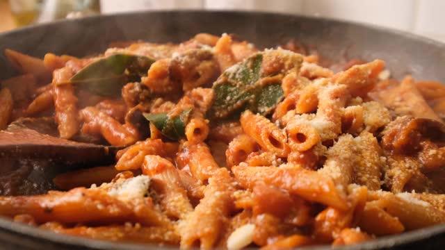 意大利面真主安拉诺玛煮意大利菜视频素材