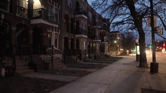 蒙特利尔住宅区晚上的人行道视频下载