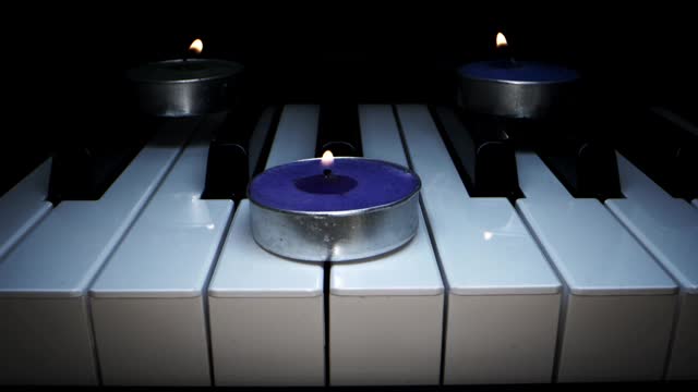 乐器钢琴键盘蜡烛视频下载