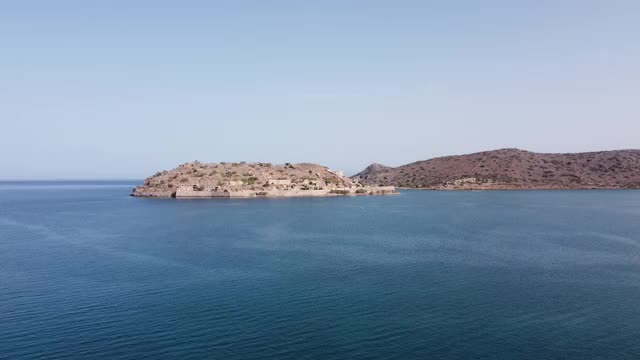 从无人机的角度看希腊的史宾纳隆加岛视频下载