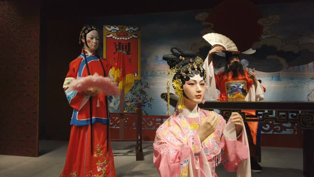 中国广州，展示中国古代官场的蜡像视频下载