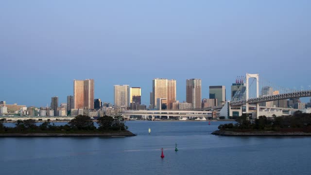 东京湾彩虹桥。视频下载