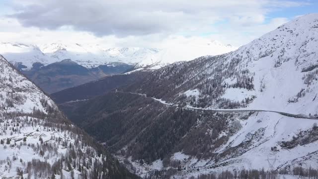 瑞士辛普朗山口的雪景视频素材