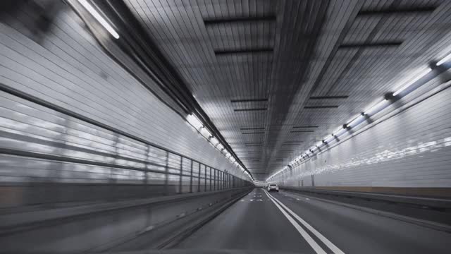 驾驶荷兰隧道从曼哈顿到泽西城不堵车。司机的观点。视频下载