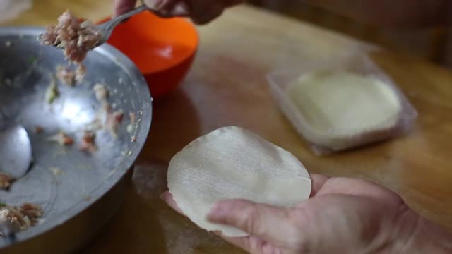 中国新年饺子的包装视频素材