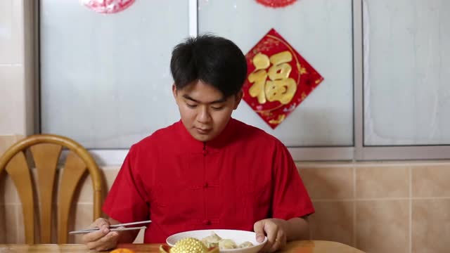 中国新年饺子的包装视频下载