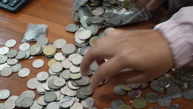 泰铢的硬币视频素材
