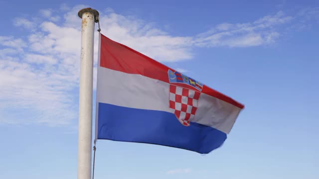 克罗地亚国旗在风中飘扬视频下载