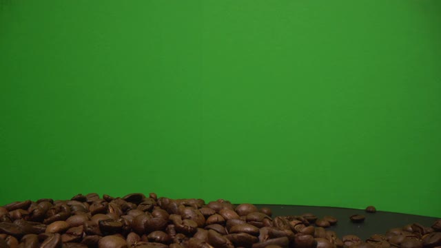 黑咖啡颗粒。多莉特写镜头视频素材