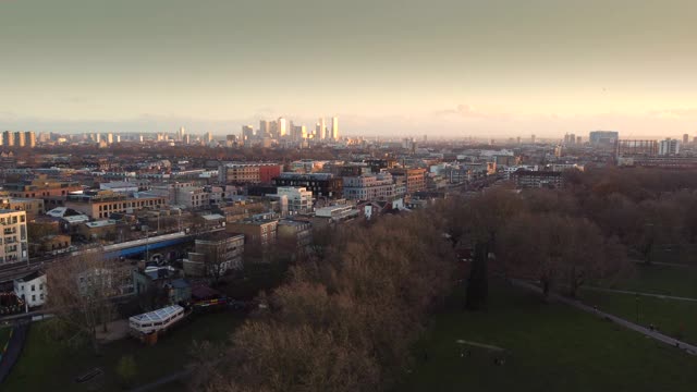 从无人机上拍下的伦敦天际线视频素材