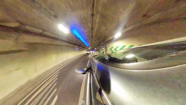 小星球-隧道里的车视频下载