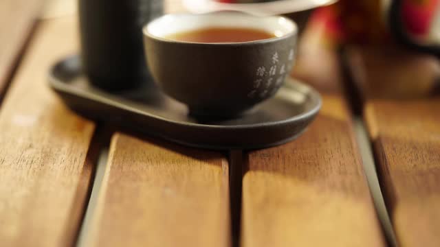 桌上放着中国茶和茶具视频素材