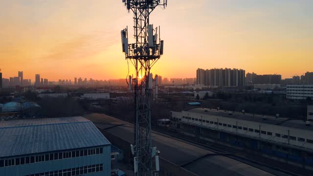 5G通信铁塔鸟瞰图视频素材