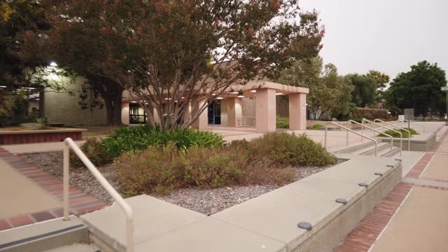 加利福尼亚州的西米谷图书馆视频素材