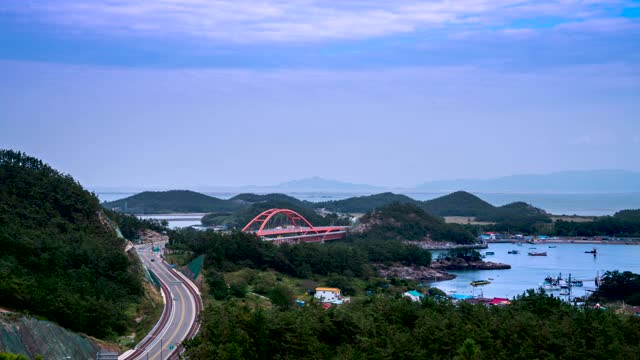 从韩国全拉岛的京山岛的京山岛的Seonyugyo桥风景视频下载