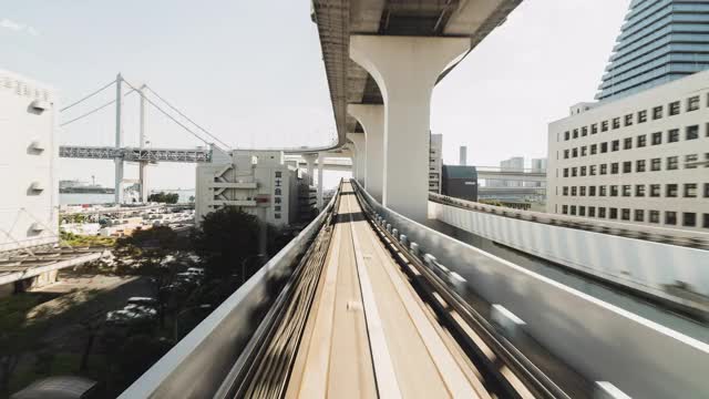 日本东京台场市优里kamome高速列车的超时空延时。铁路运输系统，亚洲旅游，交通科技理念视频素材