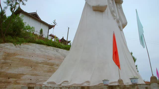 翘起丝绸之母雕像，成都，中国视频素材