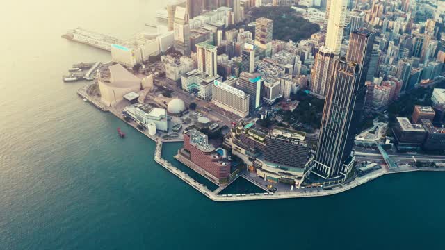 无人机拍摄的香港城市日落景观视频素材