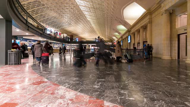 在美国华盛顿特区联合车站火车站，行人拥挤不堪视频下载