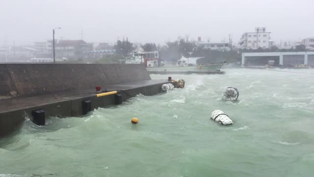 渔港冲绳岛台风景视频素材