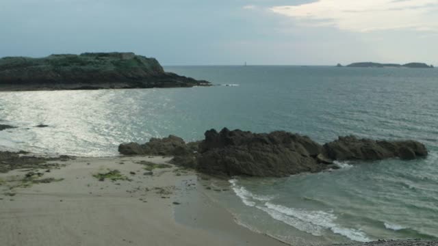 法国布列塔尼的圣马洛，大西洋的涨潮视频素材