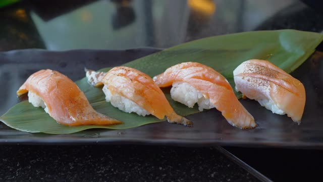 日本三文鱼寿司视频素材