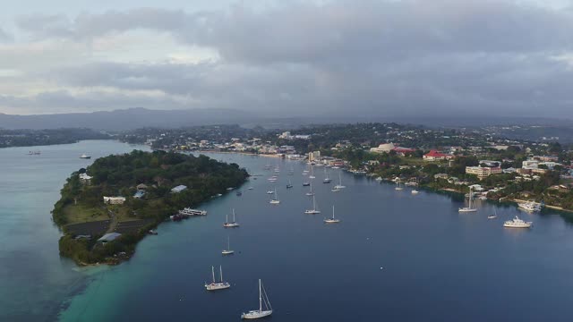 瓦努阿图首都维拉港的航拍画面视频下载