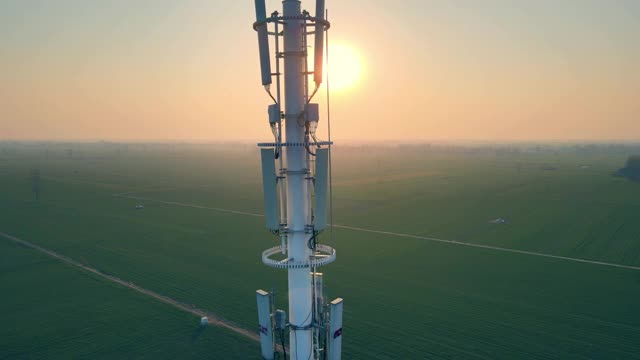 5G通信铁塔鸟瞰图视频素材