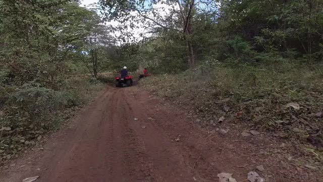 在哥斯达黎加的四轮摩托之旅视频下载