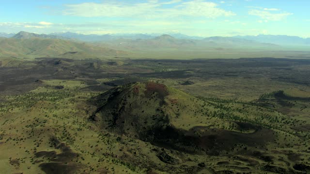 美国爱达荷州熔岩植被旅行火山徒步视频素材