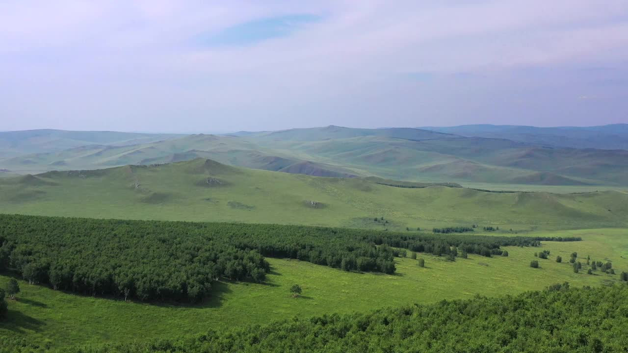 草原和山林/内蒙古，中国视频素材